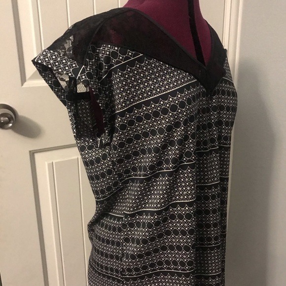 Express blouse 👚 - Picture 2 of 2